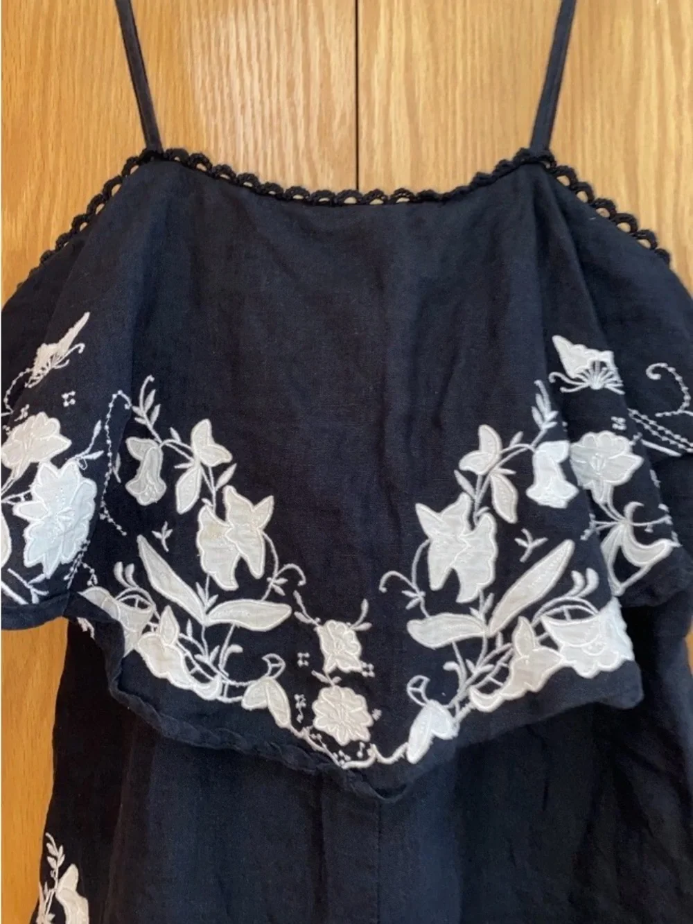 VENUS Romper Womens Sz 6 Black Sleeveless Embroidered Floral Festival Boho Tank